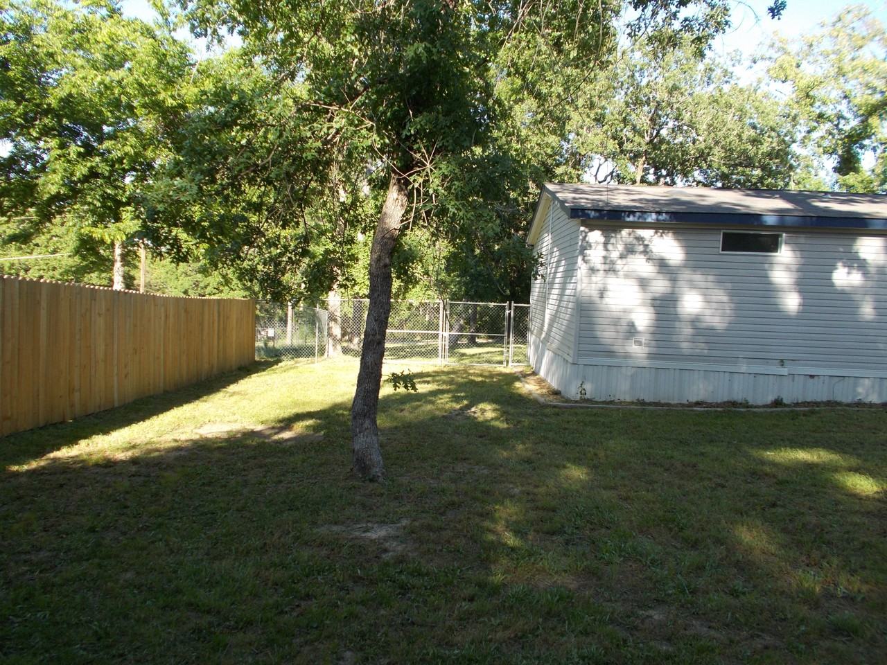 22696 Lakeway Harbor Dr #NA - Photo 3 of 27