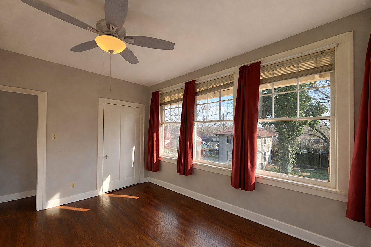 3219 W Markham St #B - Photo 2 of 15