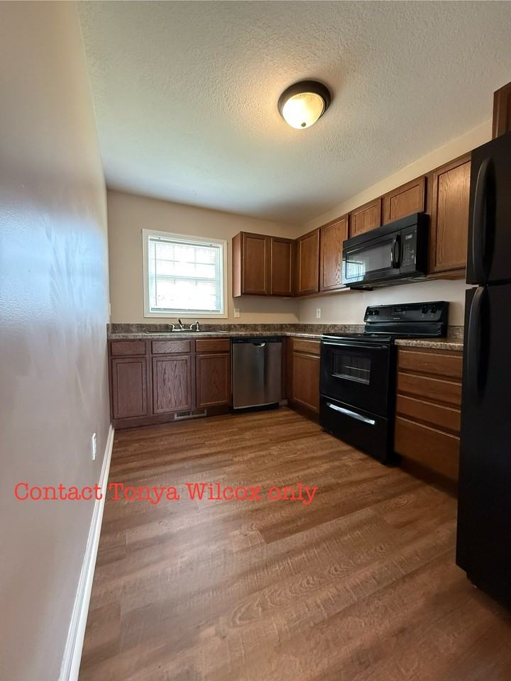 1004 Lynn Dr #NA - Photo 2 of 10