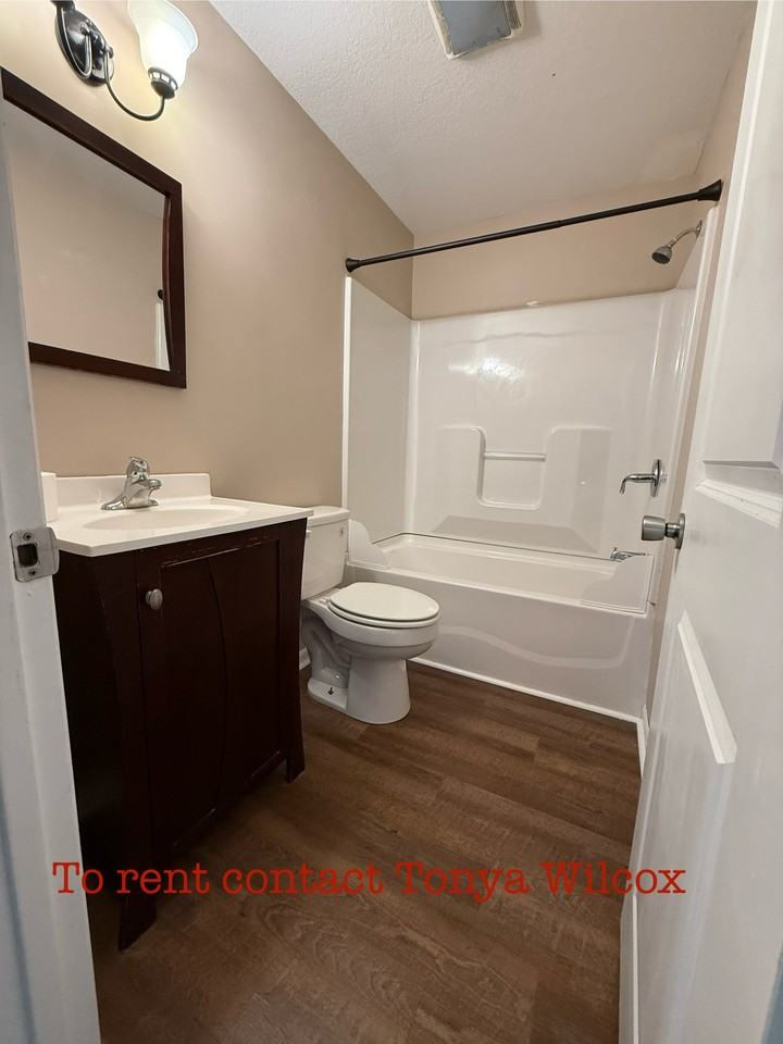 1004 Lynn Dr #NA - Photo 3 of 10