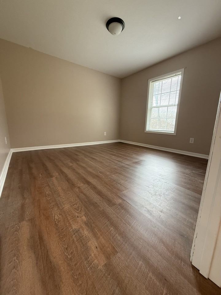 1004 Lynn Dr #NA - Photo 7 of 10