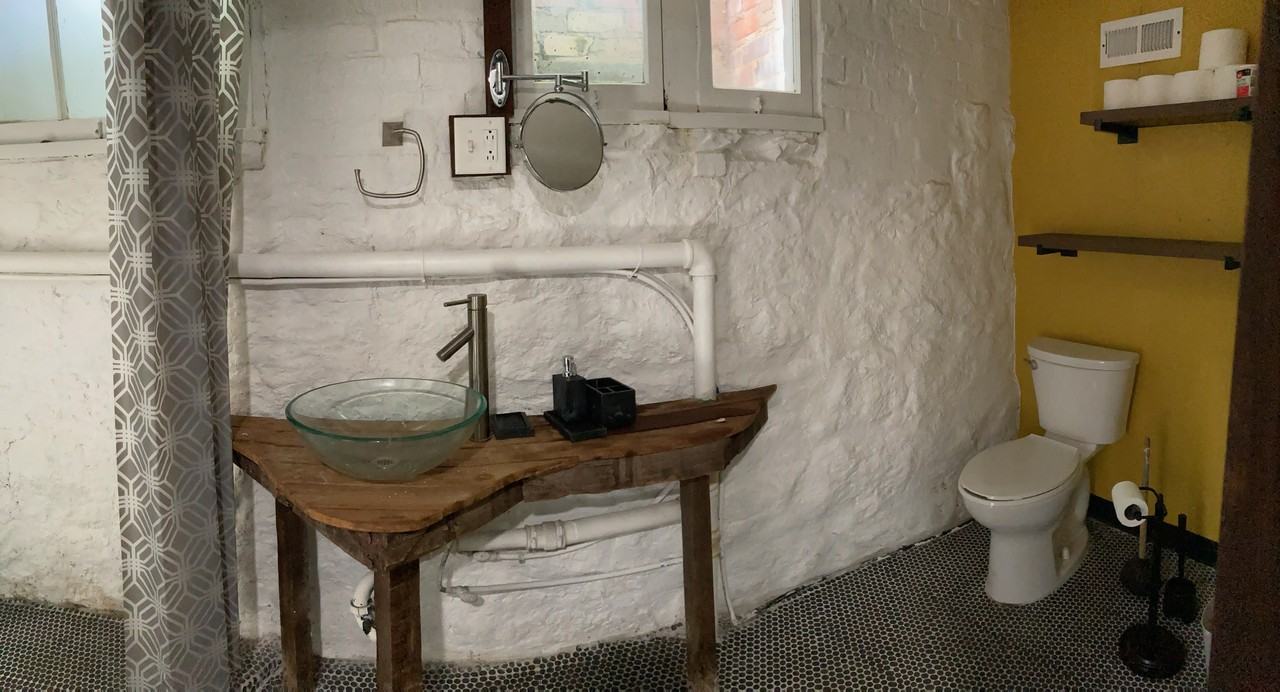 813 Quinnipiac Ave - Photo 2 of 6