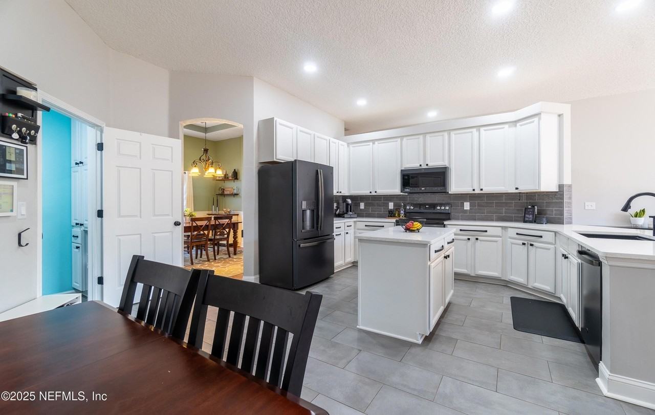 2198 Blue Heron Cove Dr #NA - Photo 2 of 38
