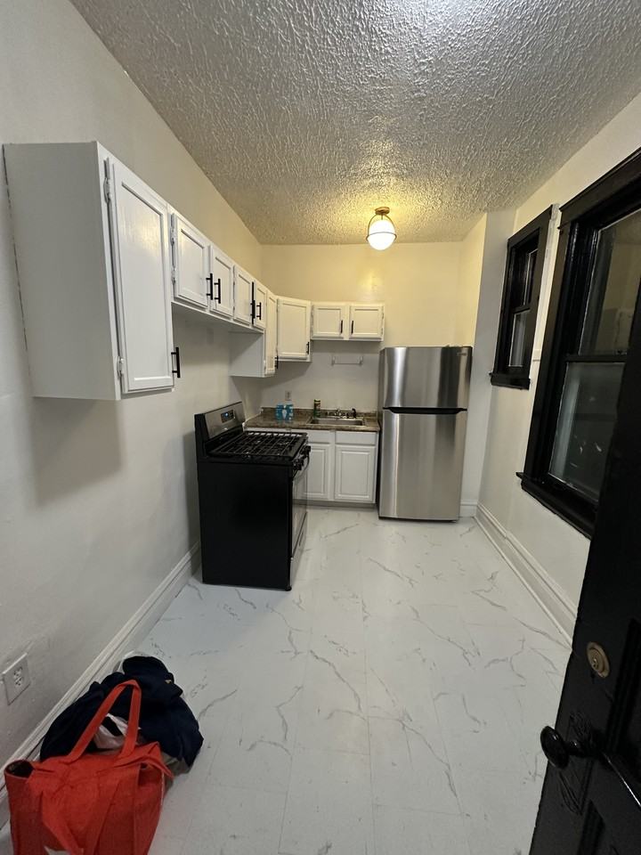 7409 S Maryland Ave #2 - Photo 2 of 7