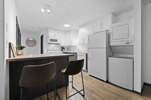 featured image of 1005 S Lake St #C