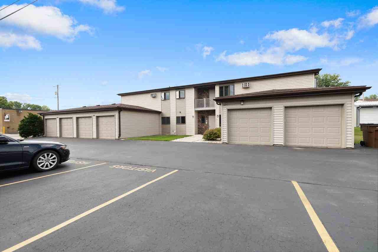 1005 S Lake St #C - Photo 2 of 30