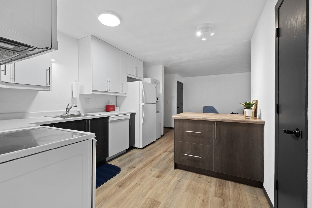 1005 S Lake St #C - Photo 5 of 30