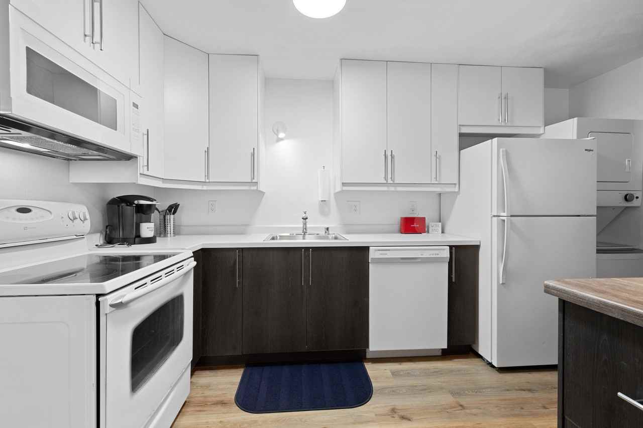 1005 S Lake St #C - Photo 7 of 30