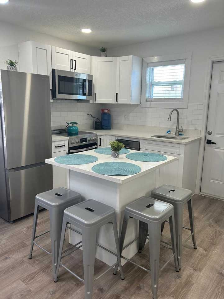 511 8th St N #3 - Photo 3 of 12