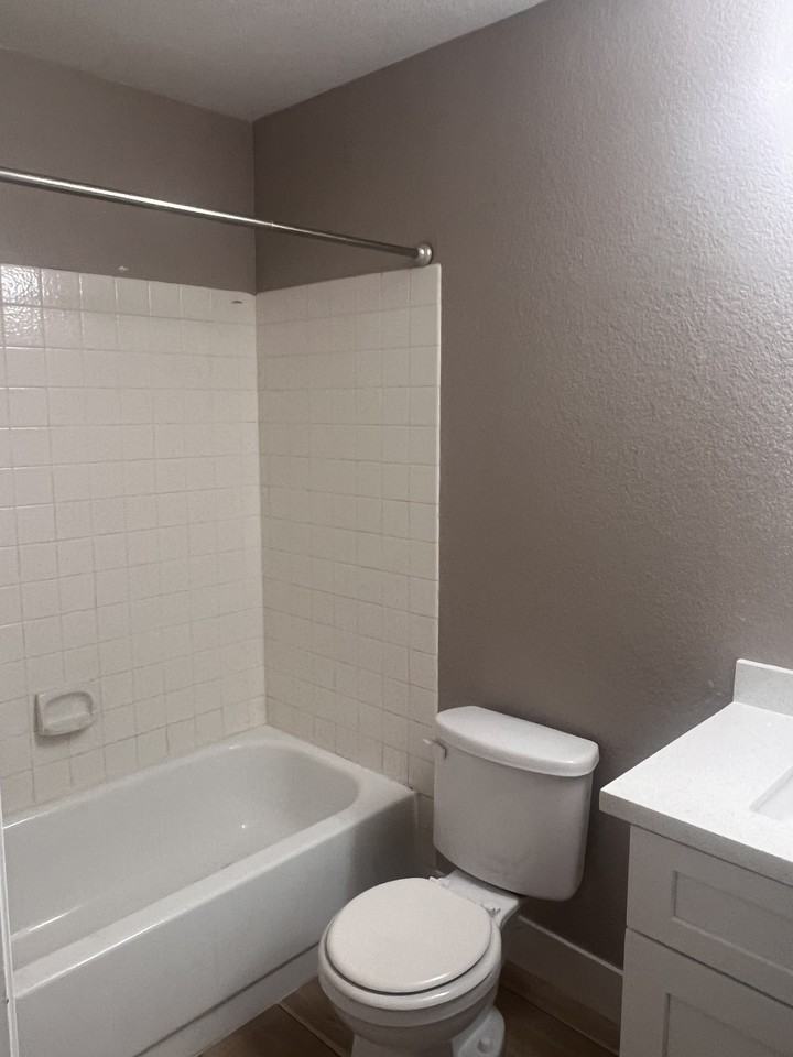 1369 Torington Dr #NA - Photo 7 of 7