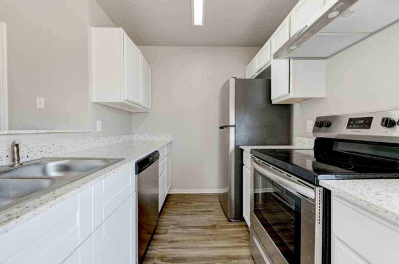 5906 Greengate Dr #B - Photo 5 of 11