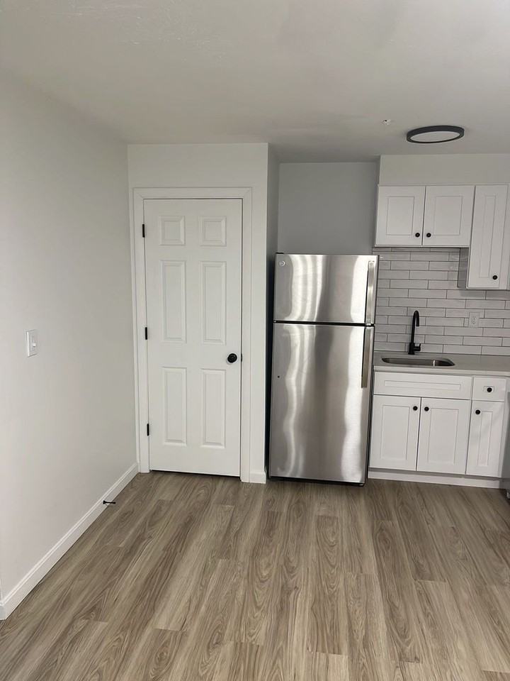 31 Vine Street - Photo 5 of 19