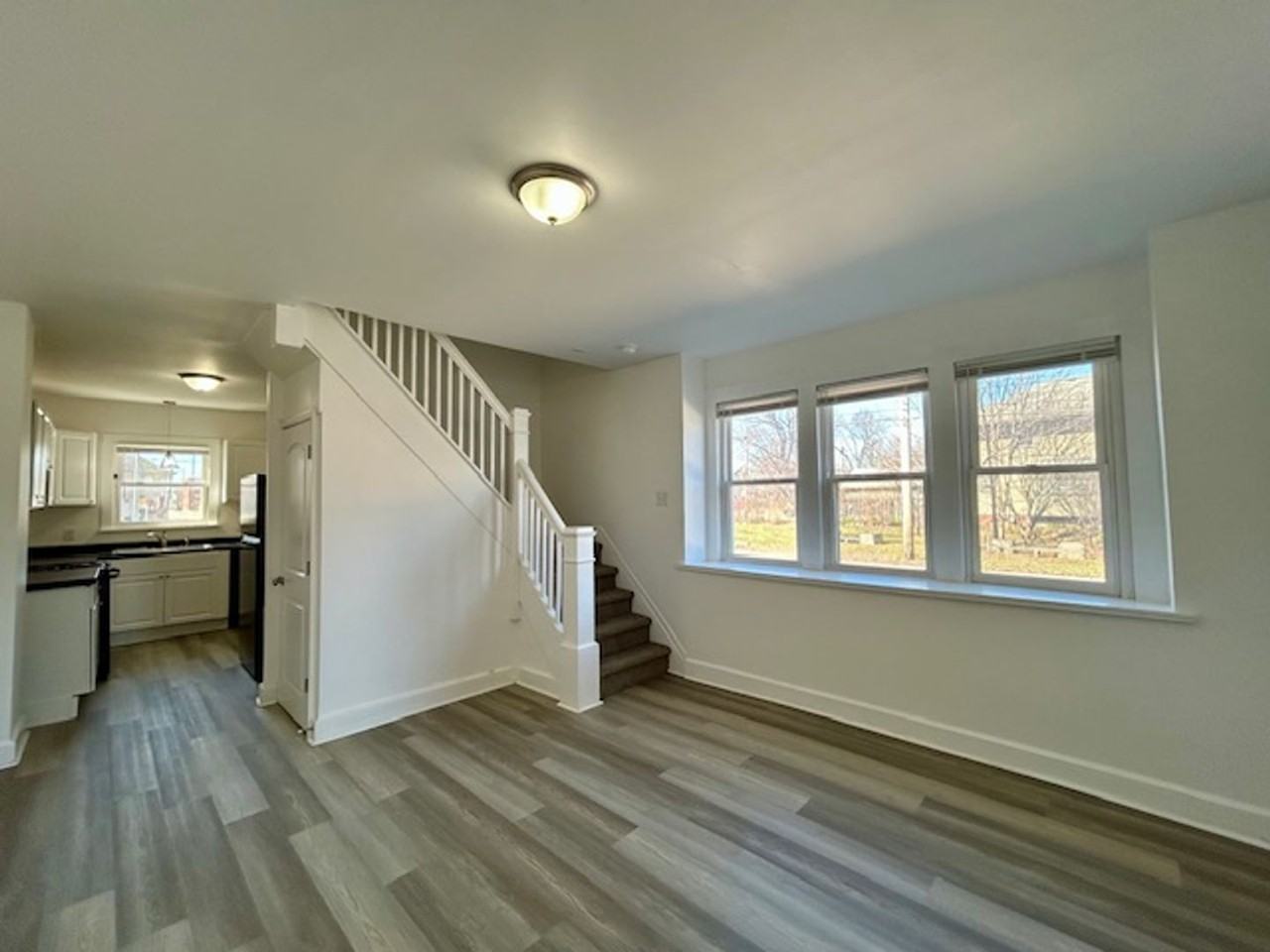 2960 N Park Ave - Photo 7 of 27