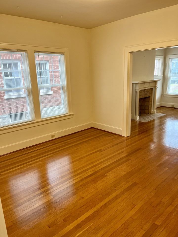 1324 Fontaine Rd #1324 - Photo 5 of 11