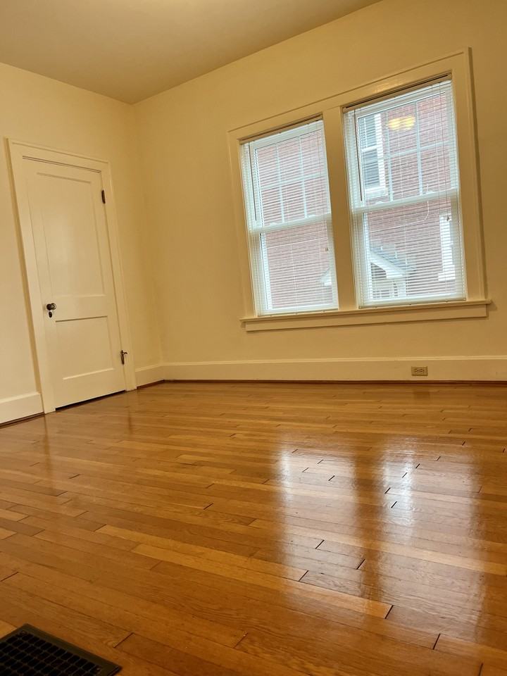 1324 Fontaine Rd #1324 - Photo 7 of 11