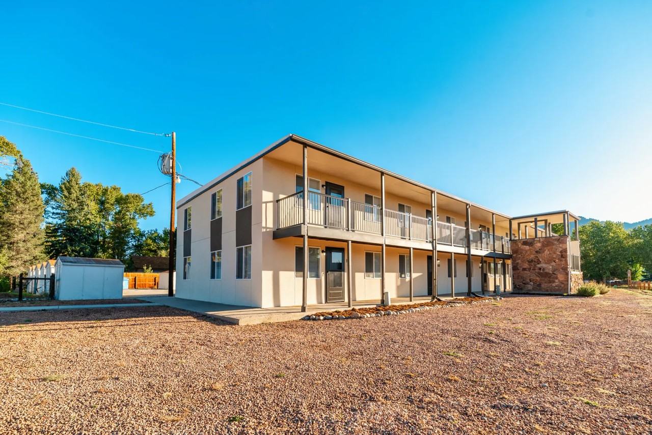 502 S San Juan Ave - Photo 3 of 20