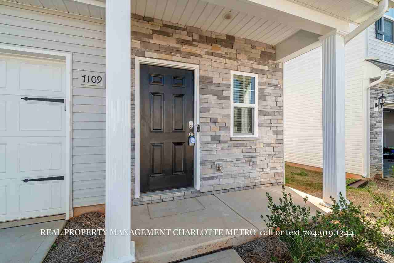 7109 Stoney Wood Ln - Photo 3 of 50