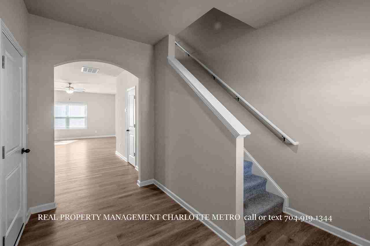 7109 Stoney Wood Ln - Photo 5 of 50