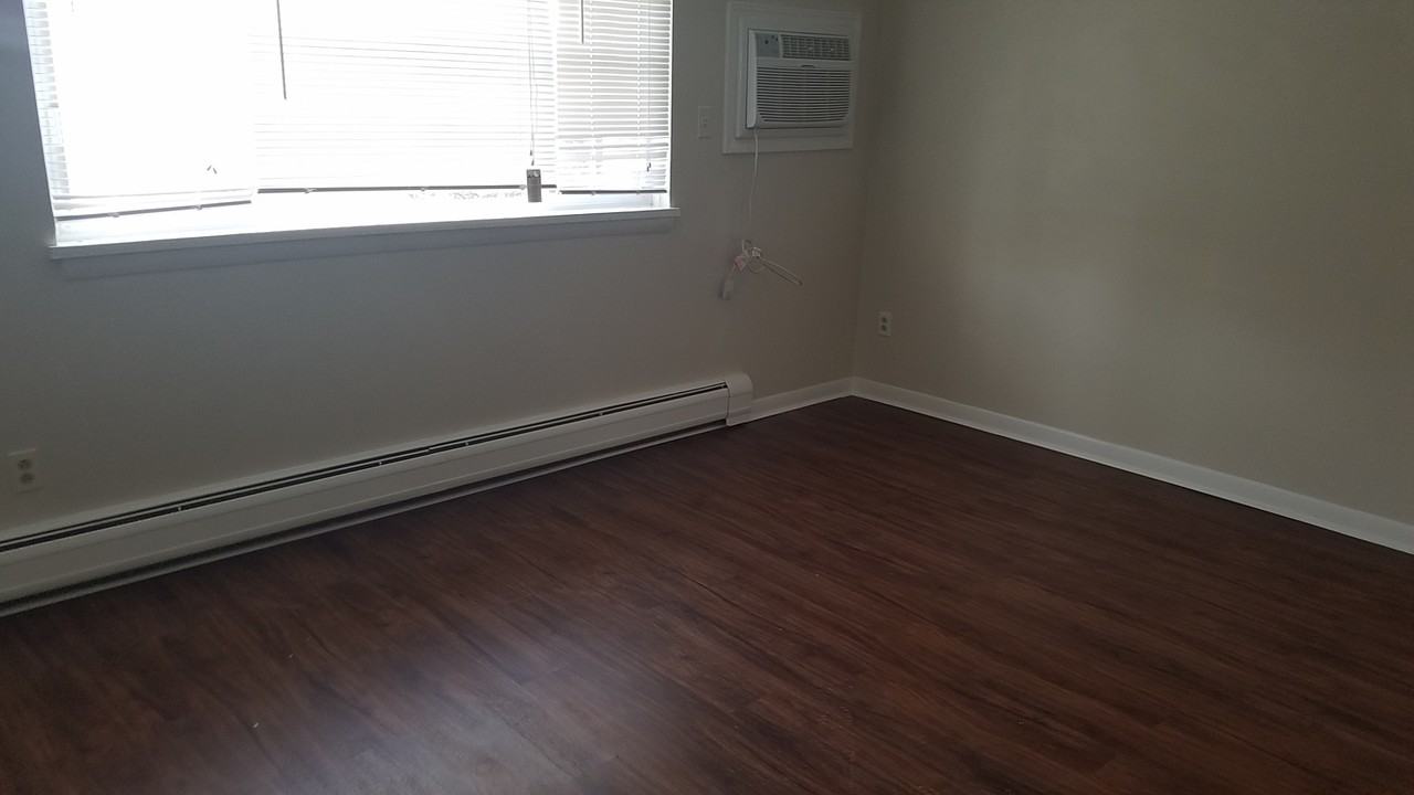 3546 Lyell Rd - Photo 4 of 18