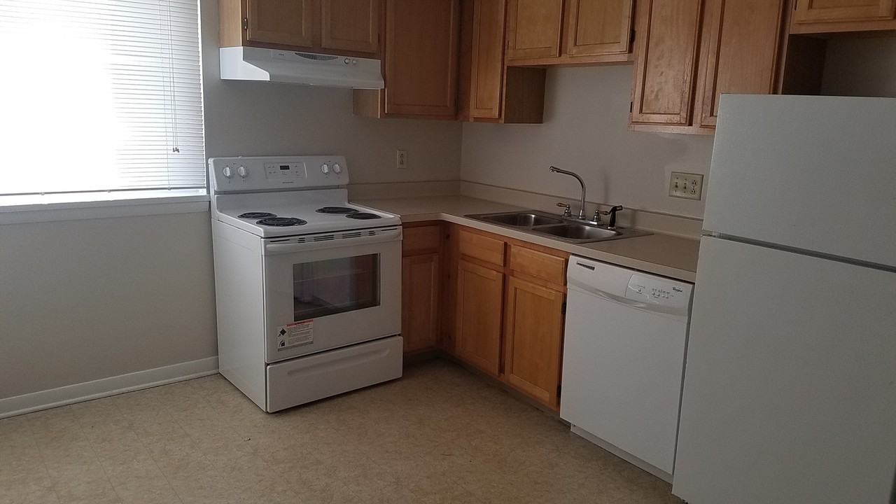 3546 Lyell Rd - Photo 7 of 18