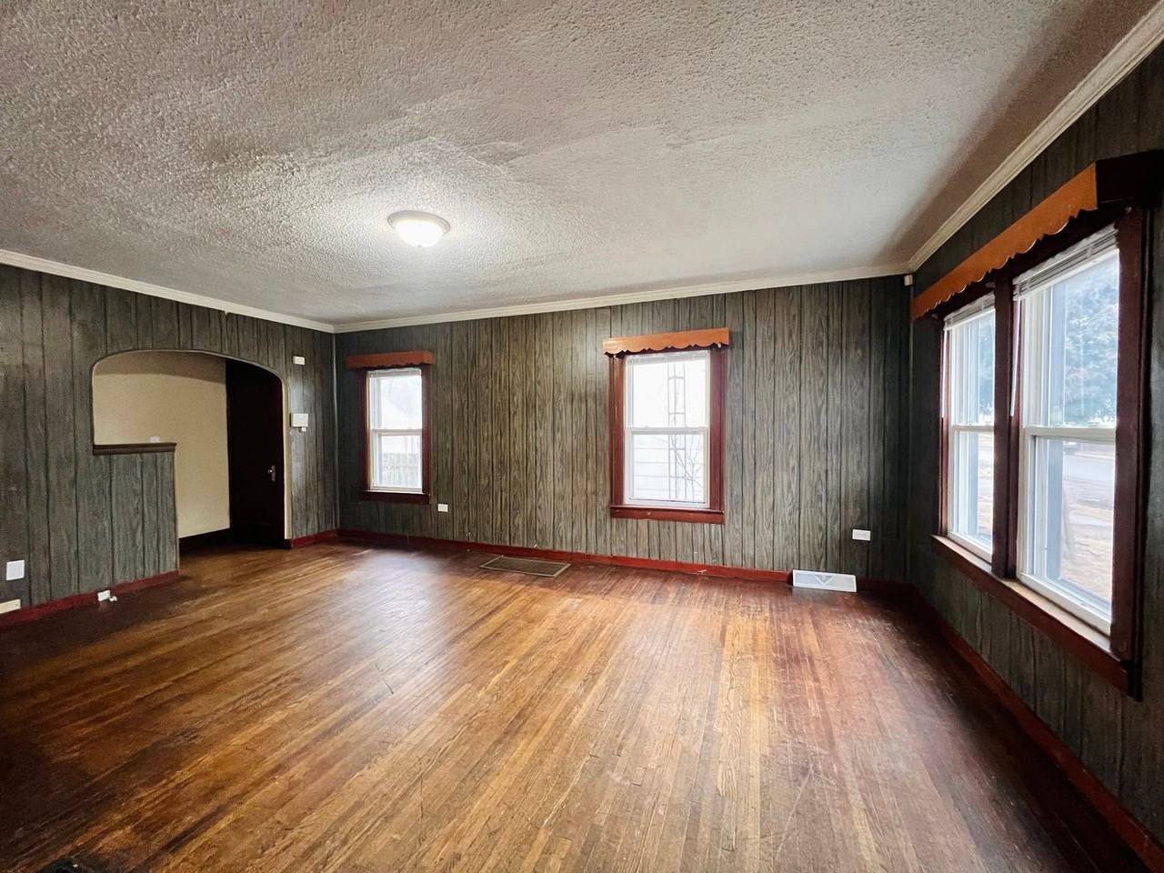 2922 D St - Photo 3 of 19