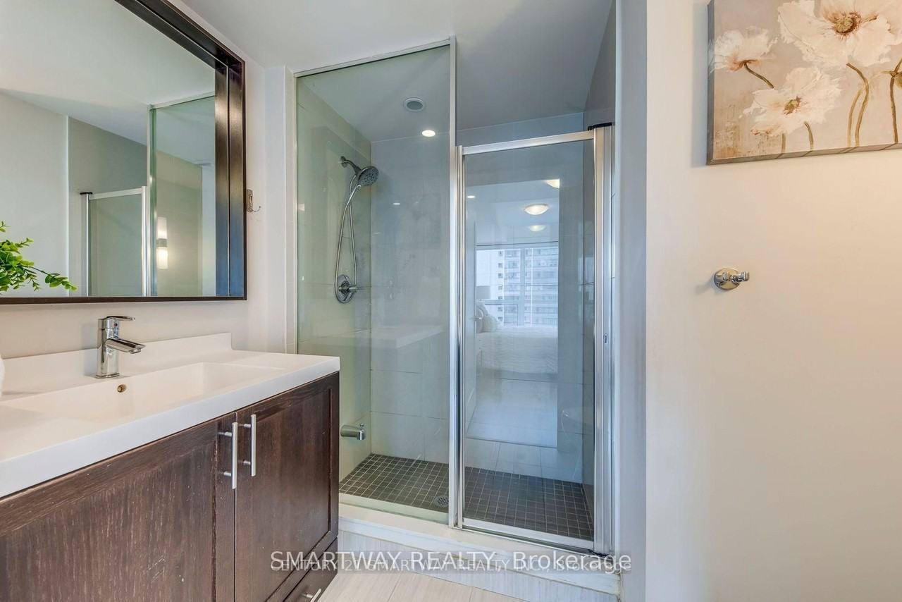 18 Graydon Hall Drive #905 - Photo 7 of 11