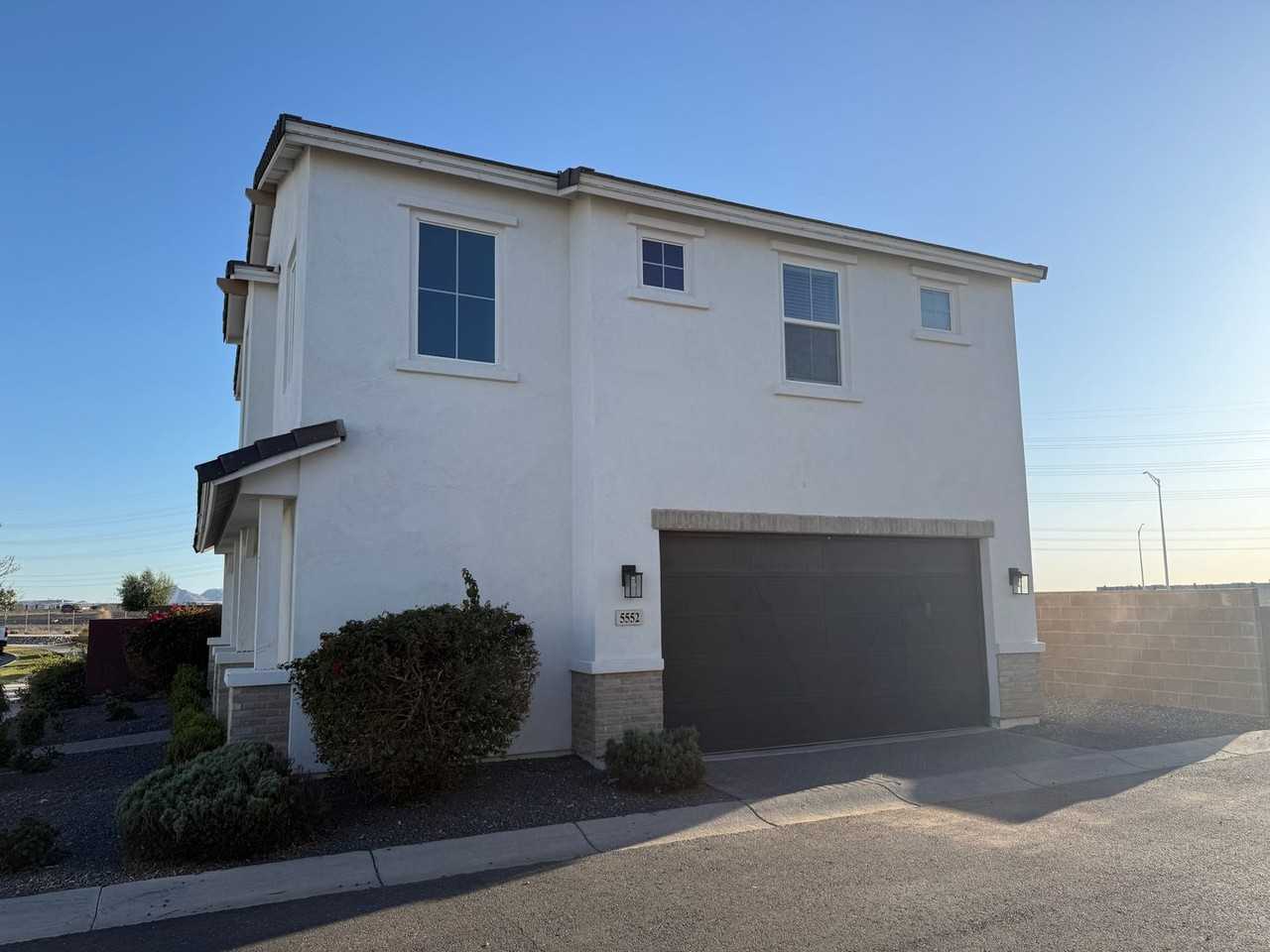 5552 S Dillon - Photo 3 of 50