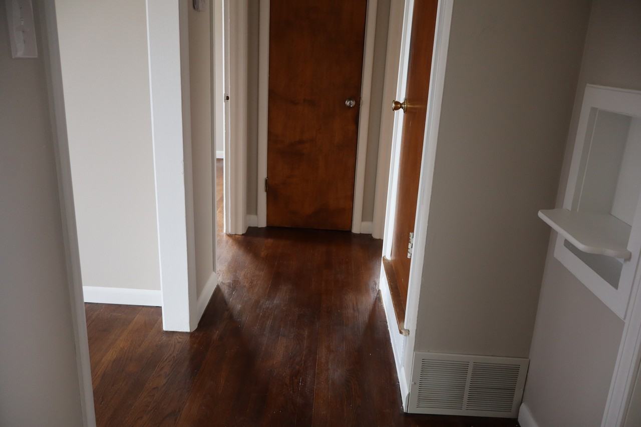 908 Plaza Dr #1 - Photo 5 of 11