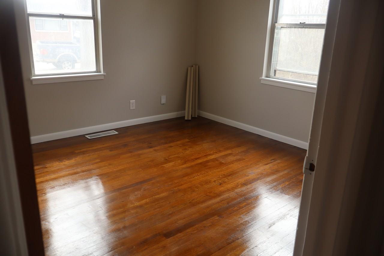 908 Plaza Dr #1 - Photo 7 of 11