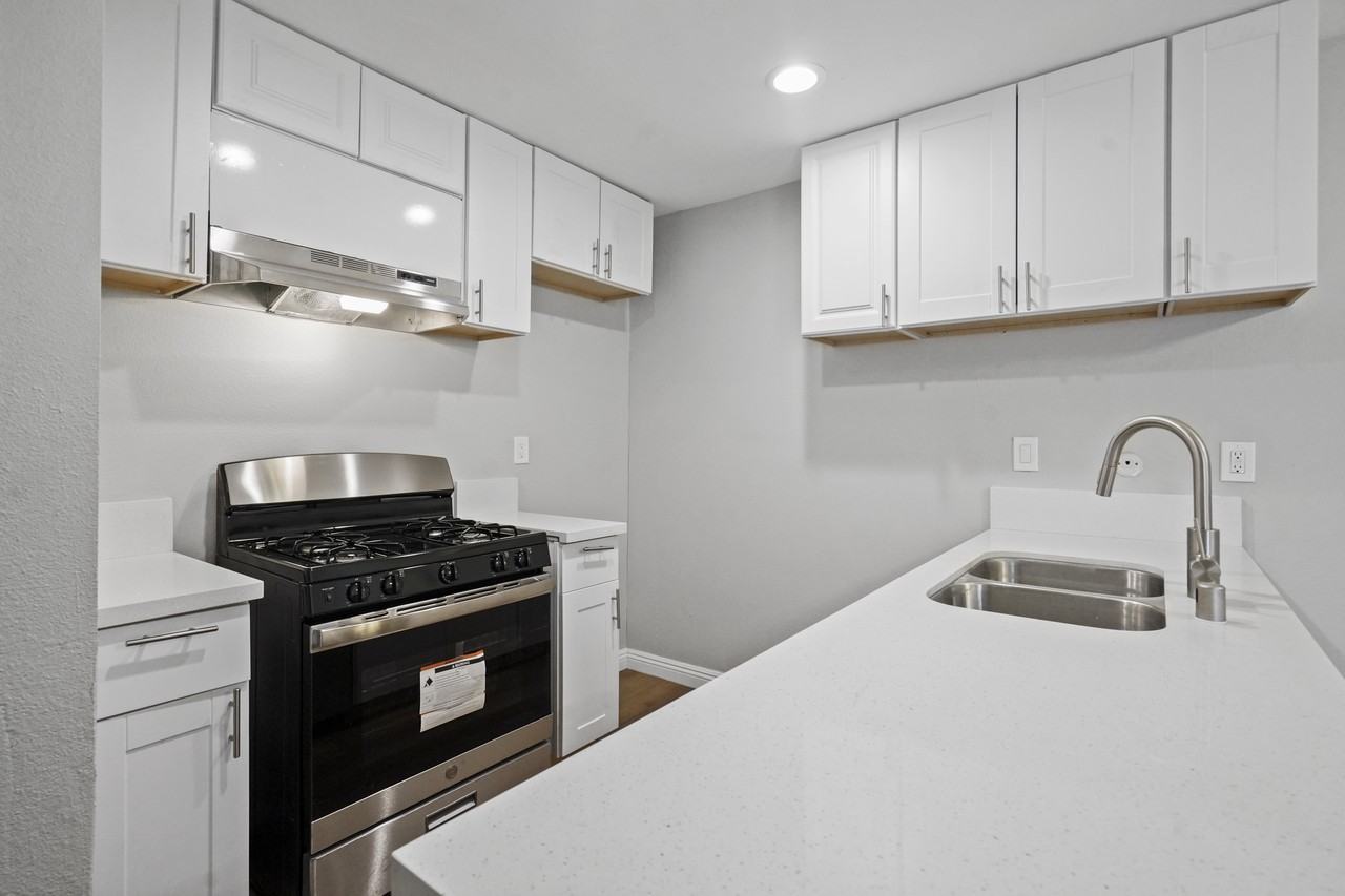 8601 International Avenue #122 - Photo 4 of 37