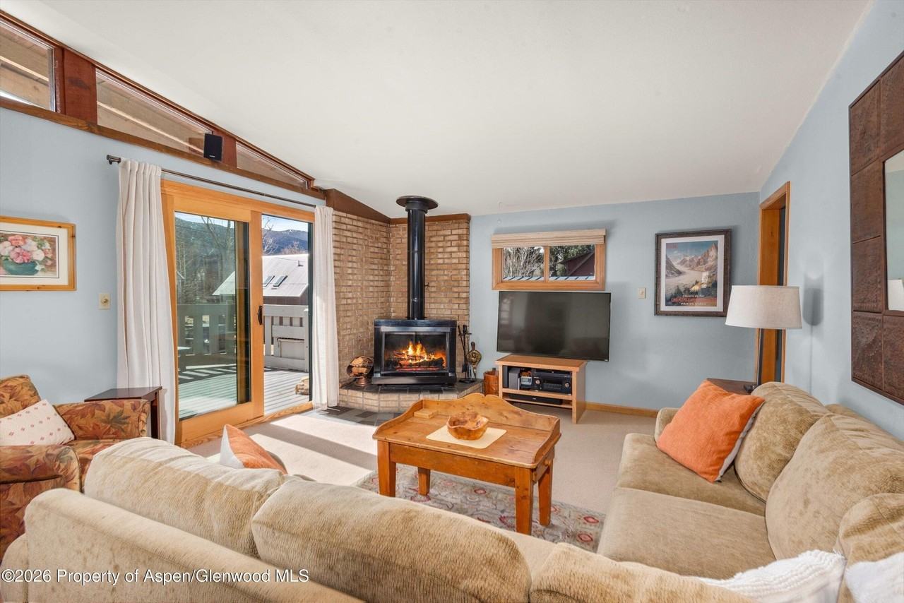 120 Tucker Ln - Photo 3 of 33