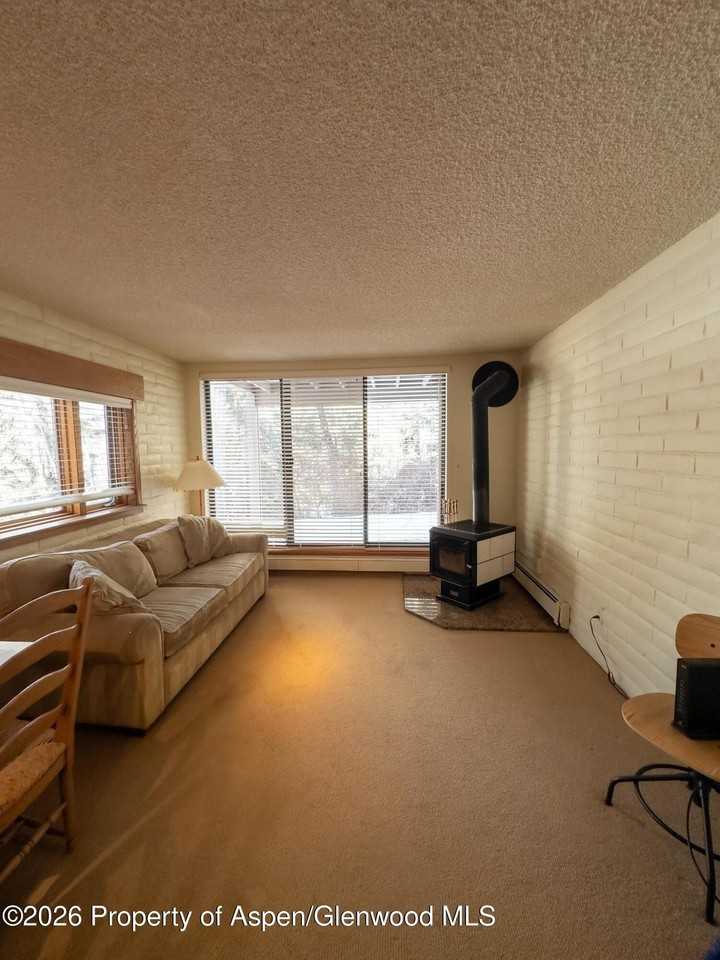 212 Vine St Unit 212 - Photo 5 of 10