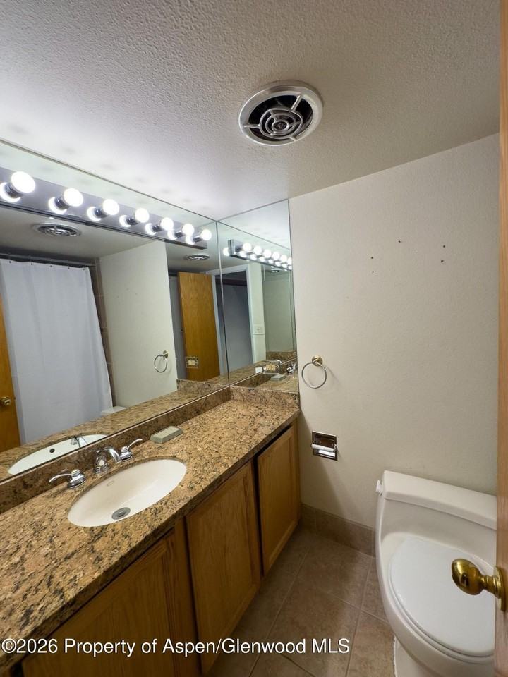 212 Vine St Unit 212 - Photo 6 of 10