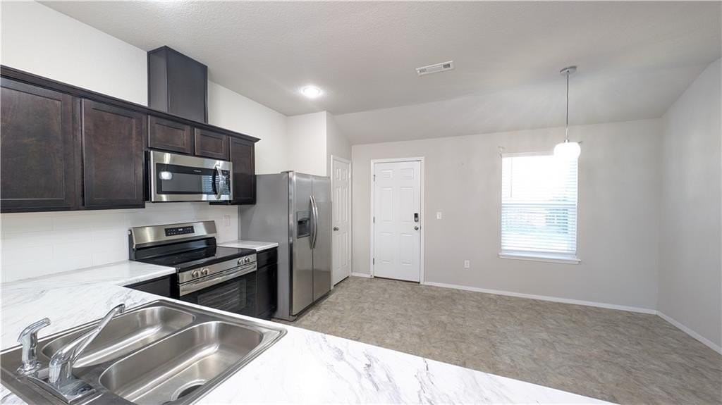 716 Nw 71st Ave - Photo 6 of 16