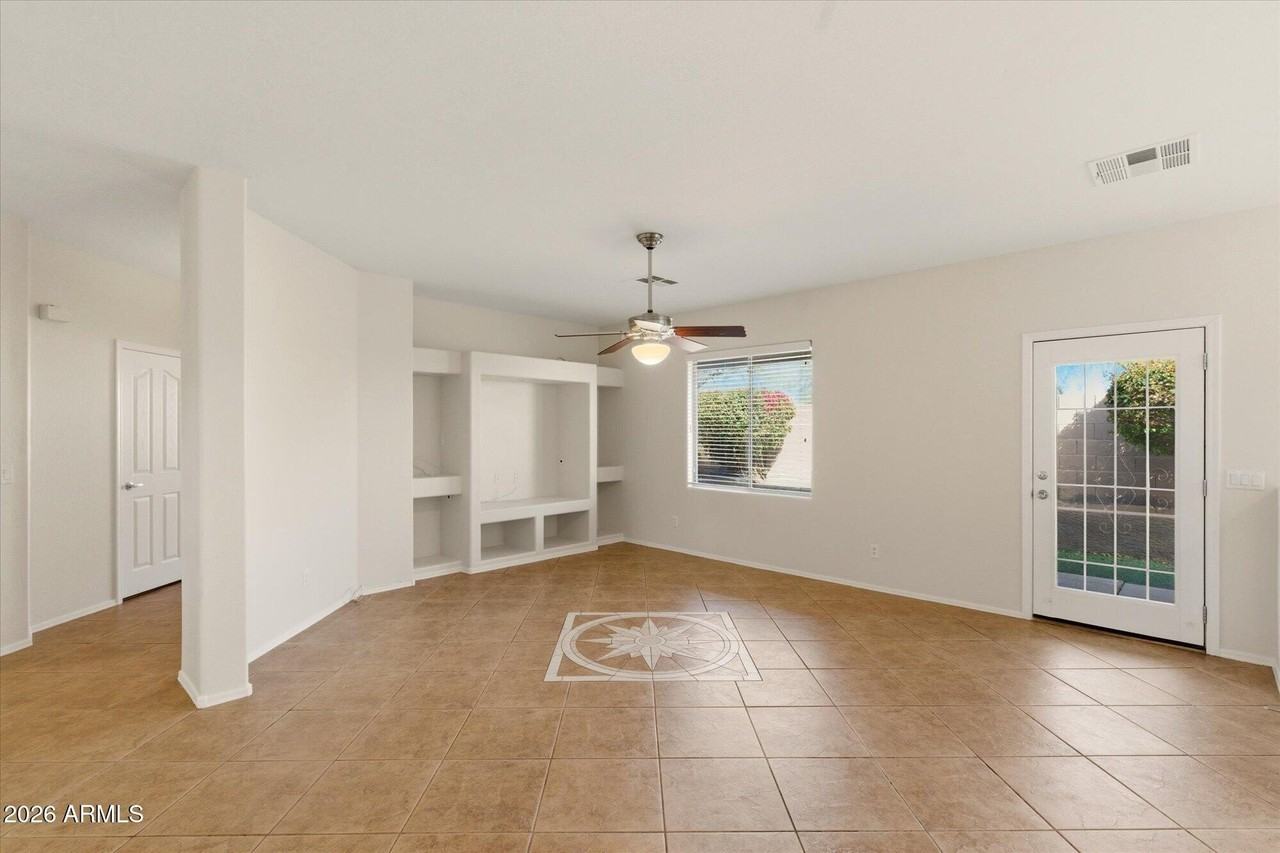 8938 W Grovers Ave - Photo 4 of 25