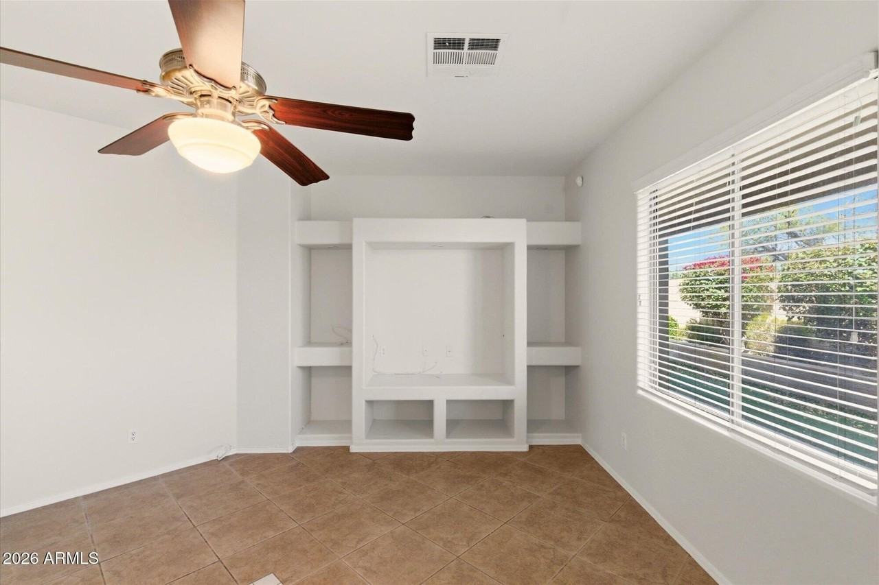 8938 W Grovers Ave - Photo 5 of 25