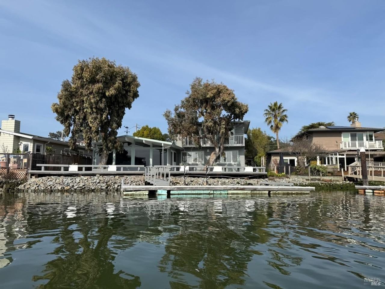 16 Harbor View Ct - Photo 2 of 20