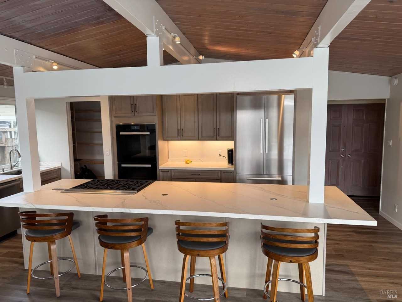 16 Harbor View Ct - Photo 4 of 20