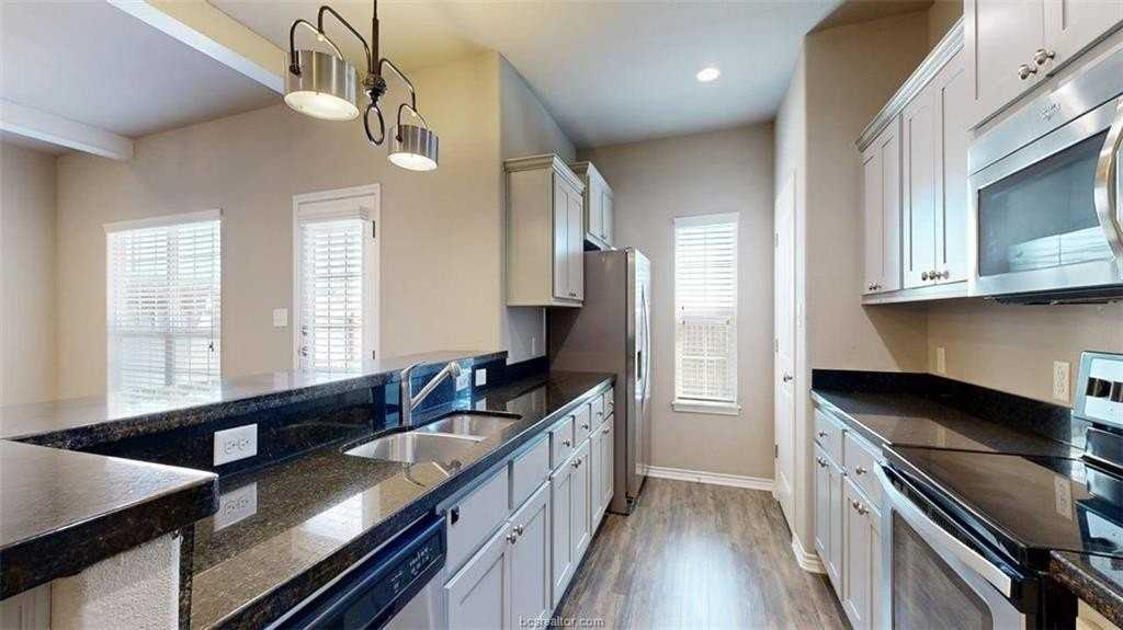 3519 Summerway Dr - Photo 5 of 46