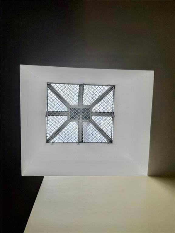 561 61st St #2R - Photo 5 of 5