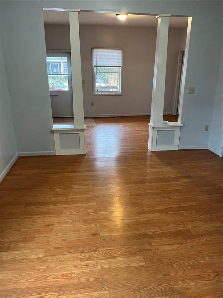 722 Seneca Pl - Photo 2 of 11