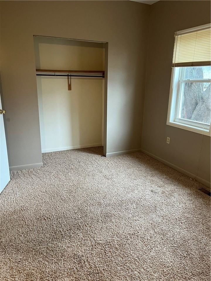 722 Seneca Pl - Photo 3 of 11