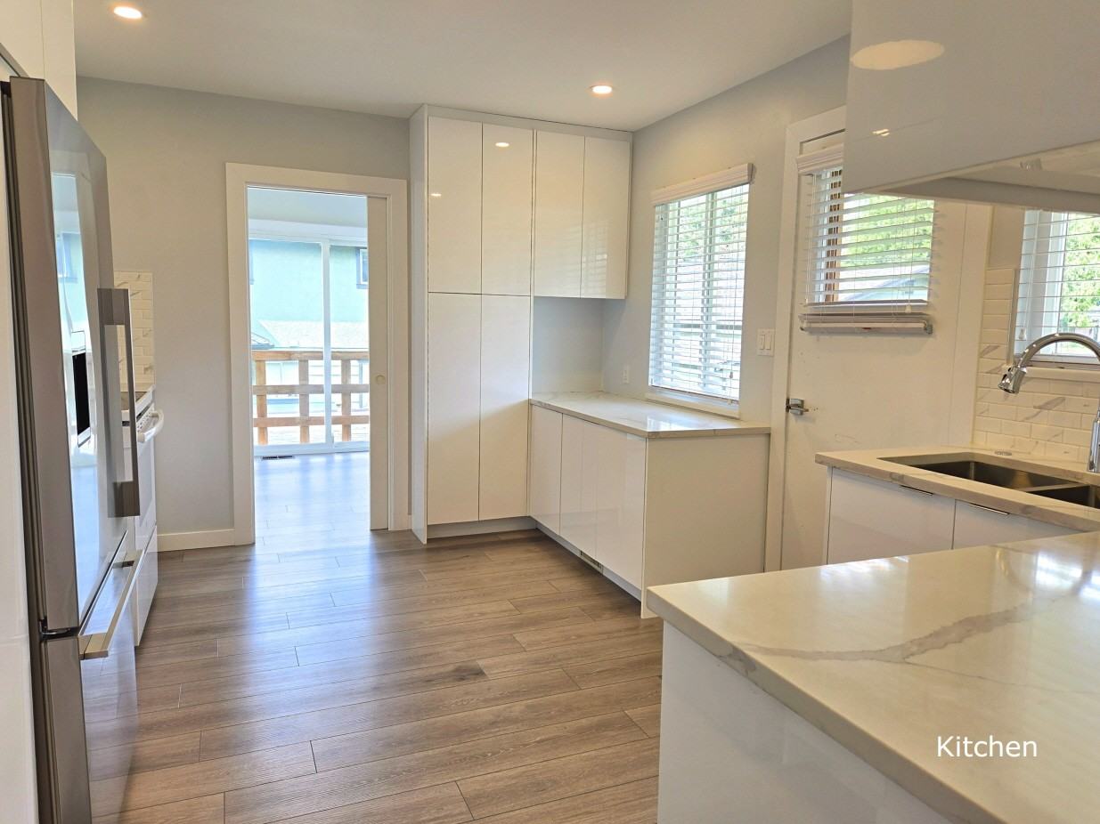 1047 Milford Avenue - Photo 6 of 21