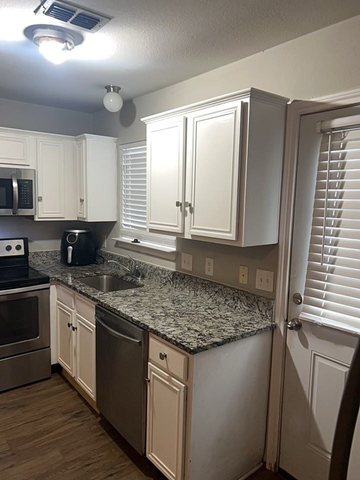 1901 Wright St #1 - Photo 2 of 18