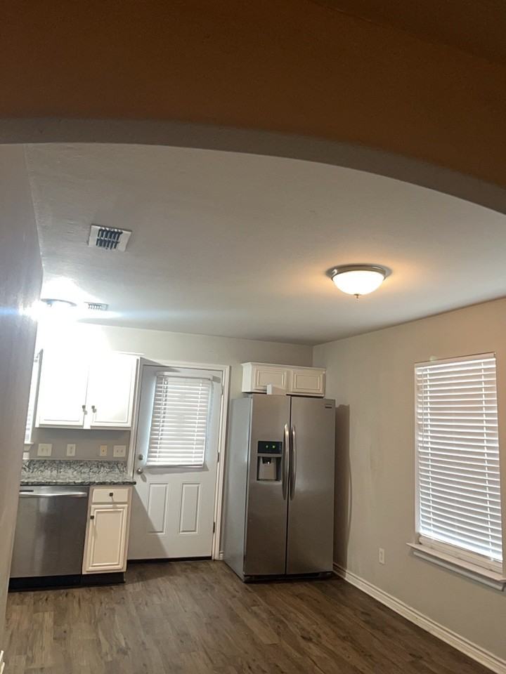 1901 Wright St #1 - Photo 4 of 18