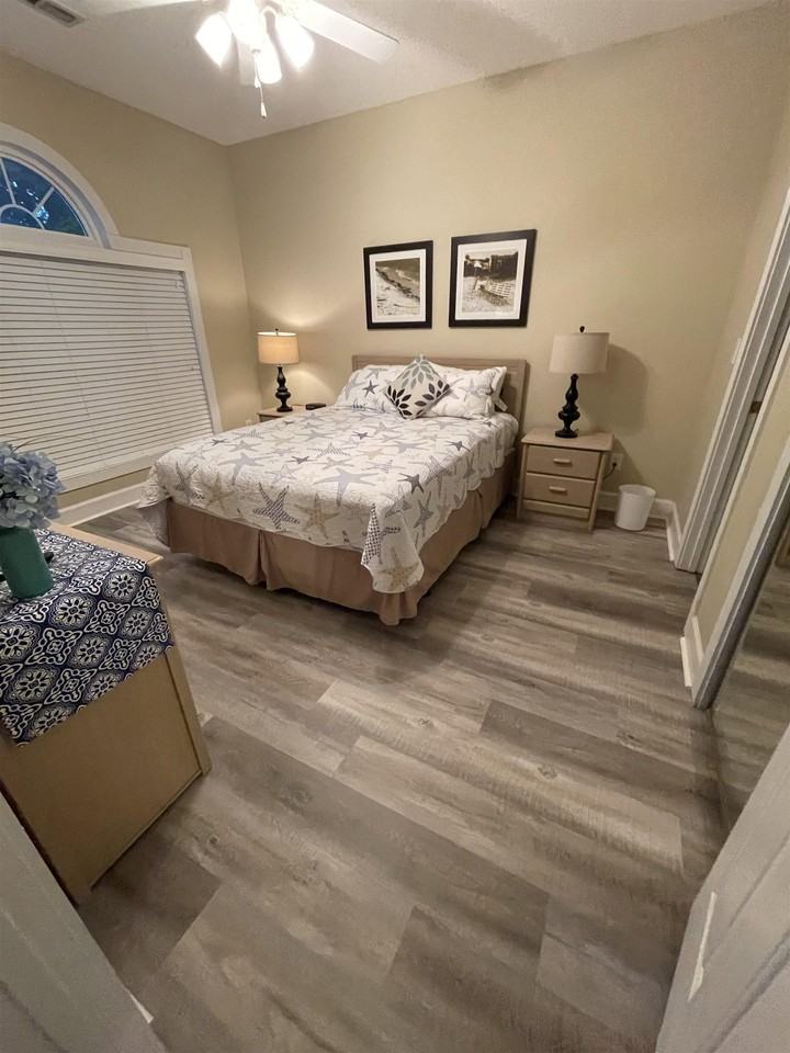 702 Riverwalk Dr - Photo 6 of 33