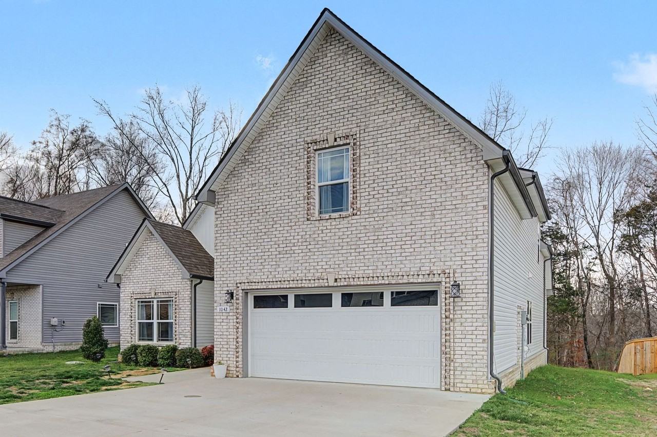 1042 Brightwood Ct - Photo 2 of 37