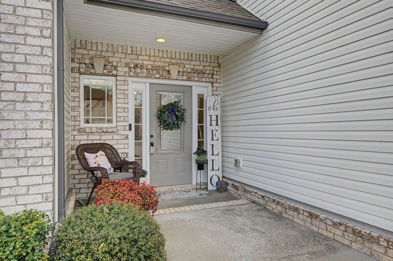 1042 Brightwood Ct - Photo 4 of 37