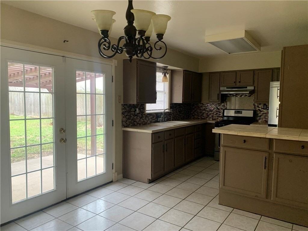 322 Belmont Dr - Photo 4 of 19