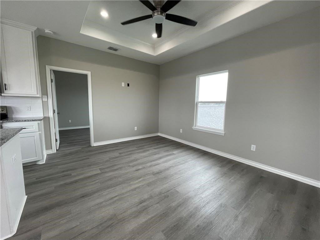 14202 Marina Dr Unit B - Photo 4 of 11